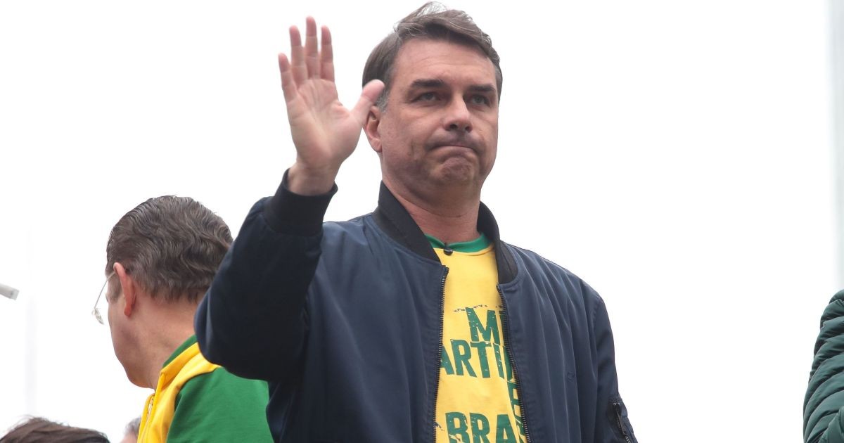 Defesa de Flávio diz que PT quer “escolher” relator de investigações