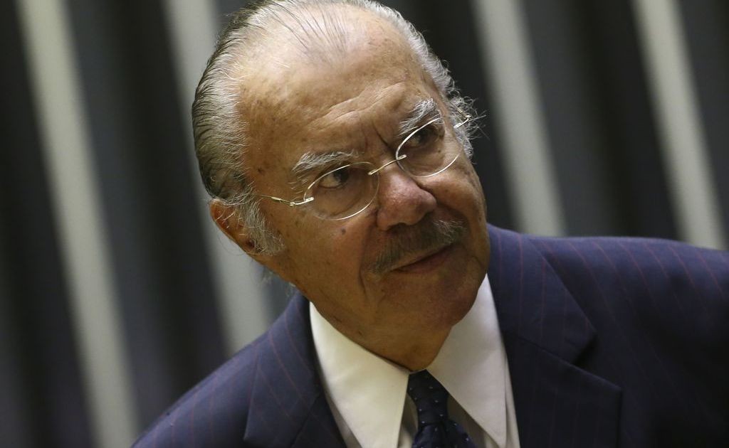 Sarney é internado em SP para continuação de tratamento contra pneumonia