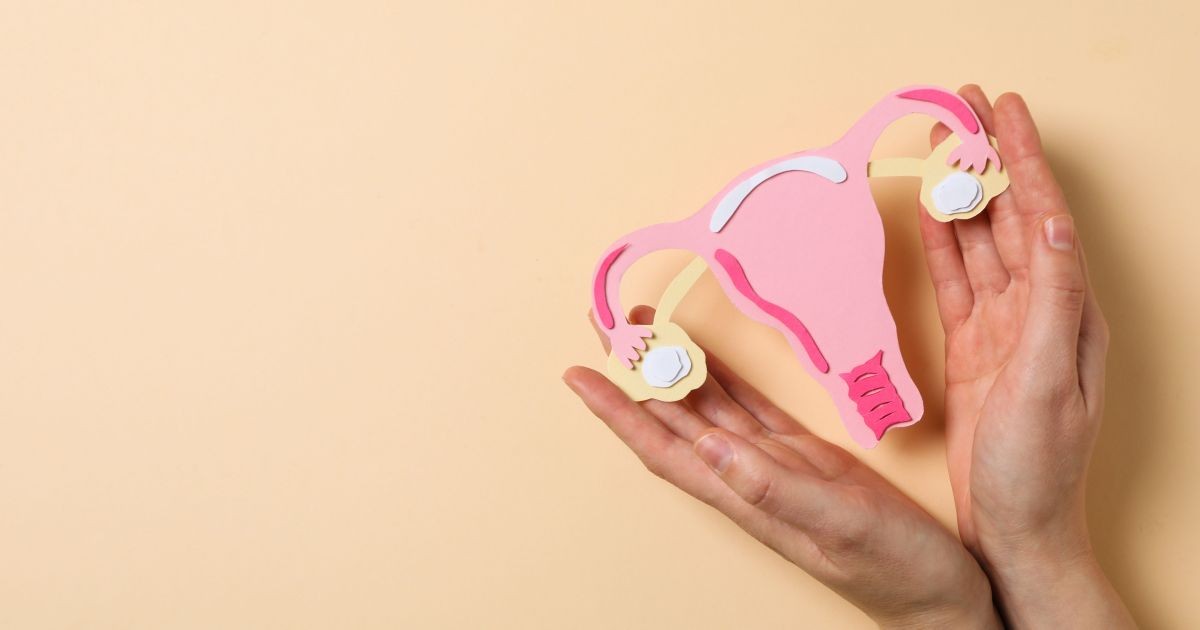 DIU hormonal é indicado para endometriose; entenda quais são os benefícios