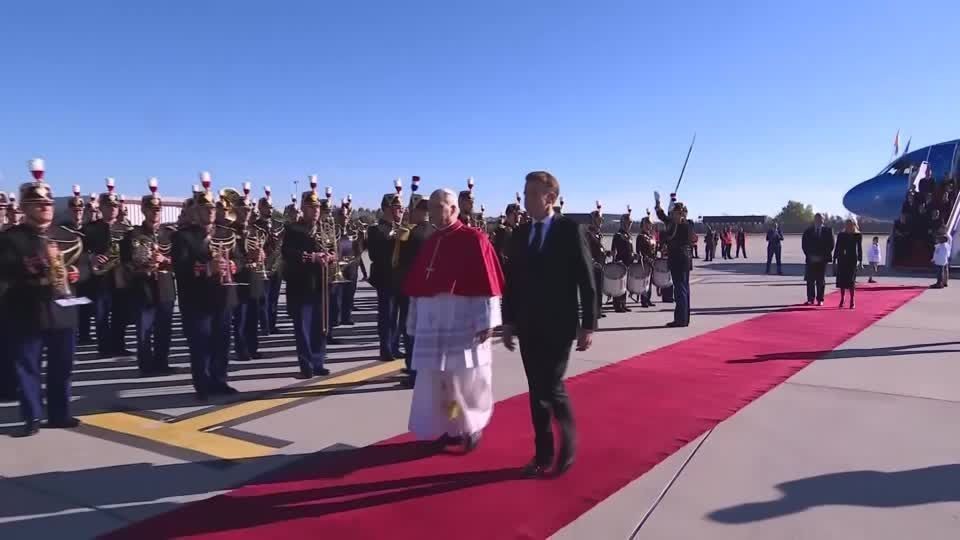 Guerra não é inevitável, diz Papa Leão XIV na França