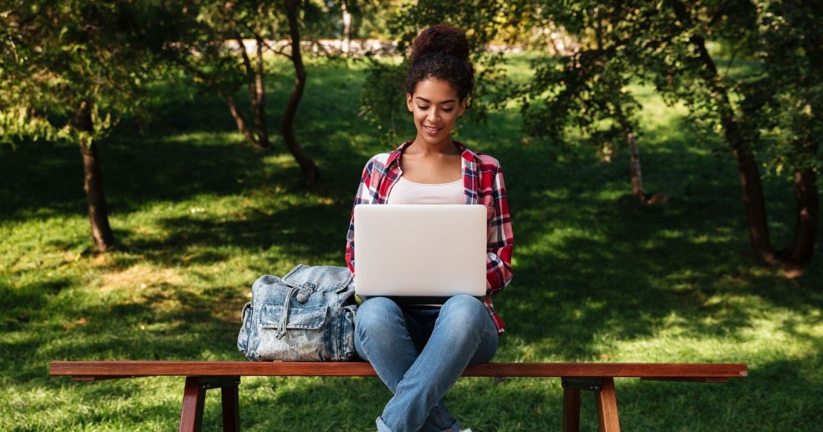 Conta global para estudantes: como gerenciar duas moedas sem conta fora?