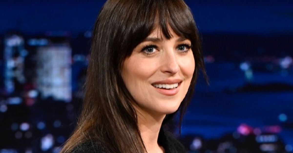 Dakota Johnson fala sobre participação em novo clipe de Taylor Swift