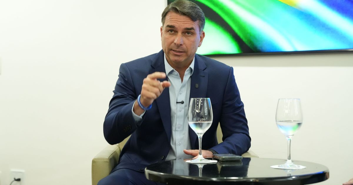 Boato sobre padroeira pressiona Flávio e beneficia PT nas redes
