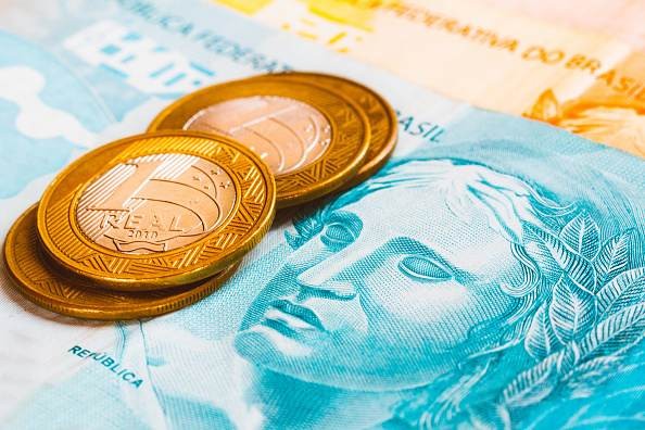 Desaceleração da economia deve seguir em 2027, diz economista