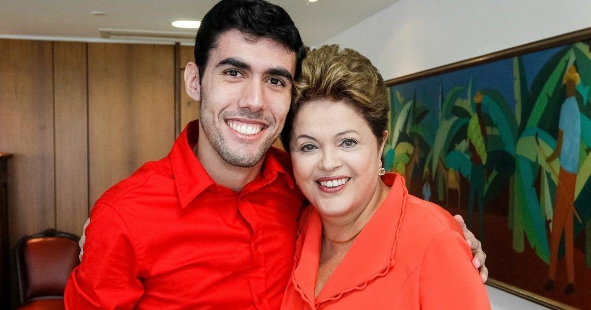 Campanha de Flávio aponta que ‘Dilma Bolada’ começou boato sobre padroeira