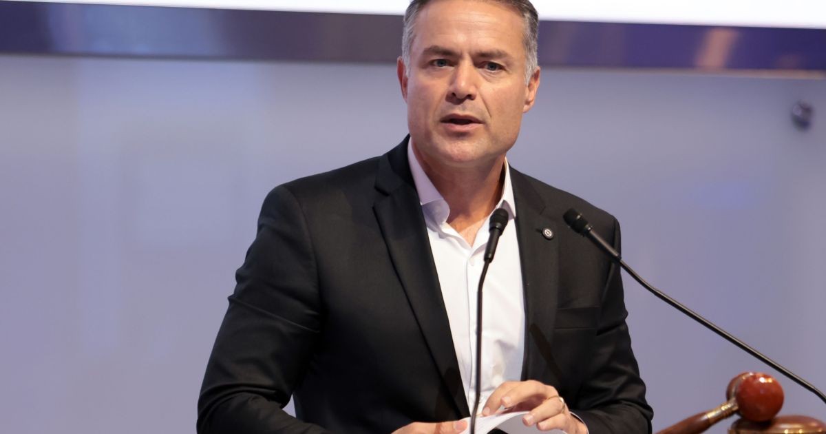 Justiça Eleitoral de Alagoas manda restabelecer Instagram de Renan Filho