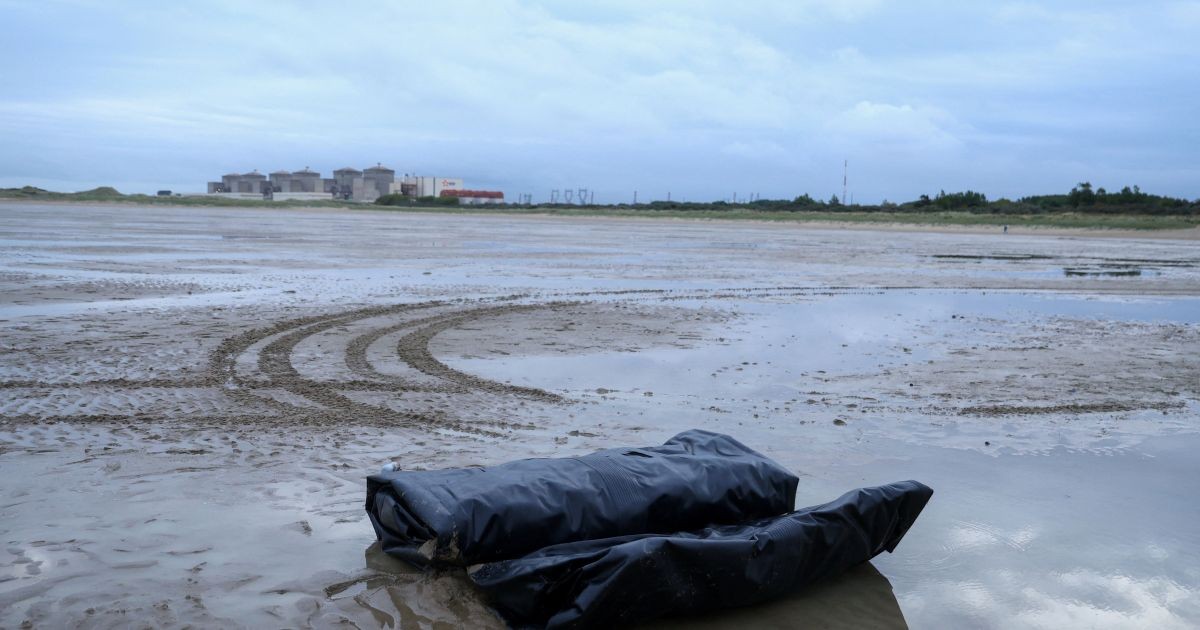 Criança e duas mulheres morrem ao tentar cruzar Canal da Mancha