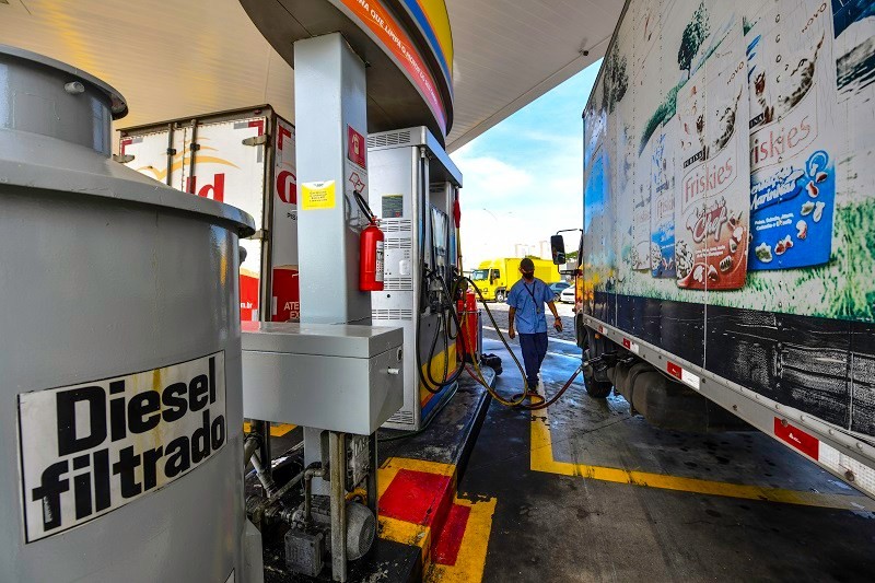 Por que os preços do diesel dispararam? Entenda cenário global