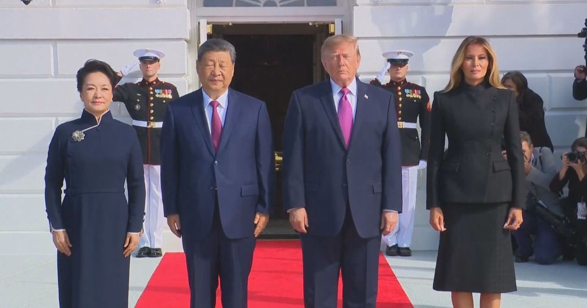 Trump diz que não discutiu com Xi venda de armas dos EUA para a China