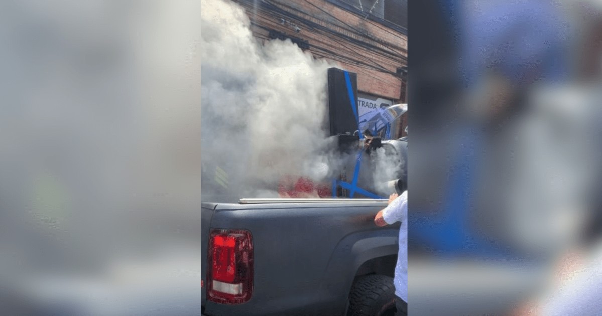 Carro de som usado em campanha de Flávio e Tarcísio pega fogo em SP