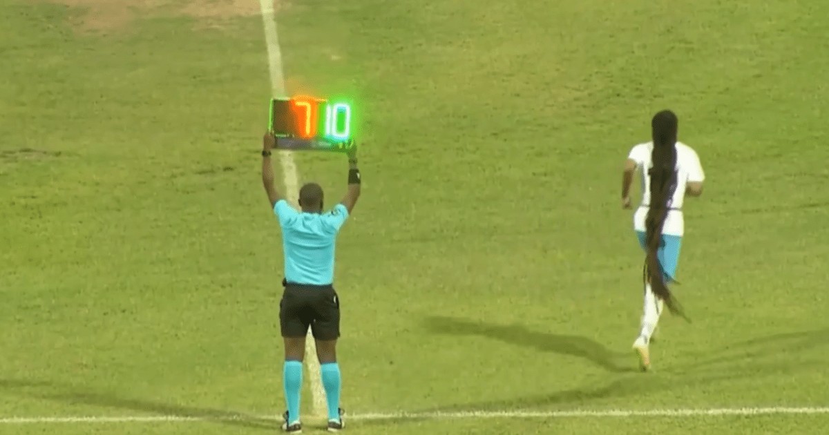 Cabelo mais longo do mundo provoca expulsão de dois jogadores; veja o vídeo