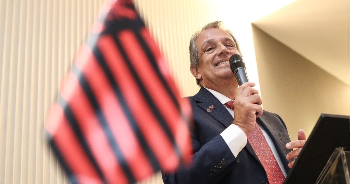 Presidente do Flamengo critica fim das bets: “Como vou pagar o Paquetá?”