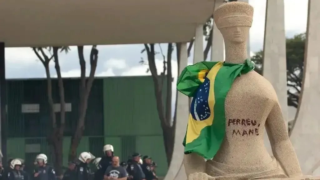 Palver: 46% são contra anistiar presos pelo 8 de janeiro; 45% são a favor
