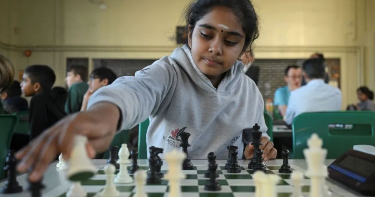 Do tabuleiro encontrado na pandemia ao recorde mundial: como uma menina de 11 anos fez história no xadrez