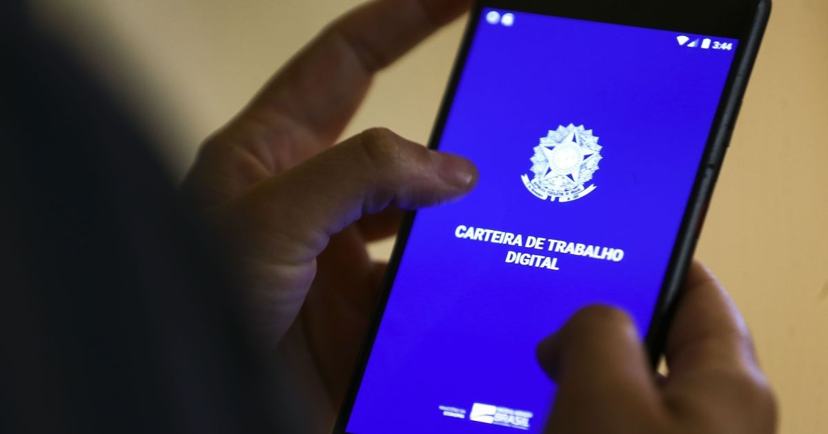 Desemprego fica em 5,3% no trimestre até agosto, menor nível para o período
