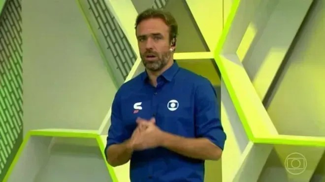 Roger Flores critica atuação de Otávio na Seleção: “Inseguro”