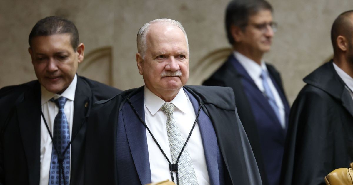 Instituições não se fortalecem para si mesmas, diz Fachin
