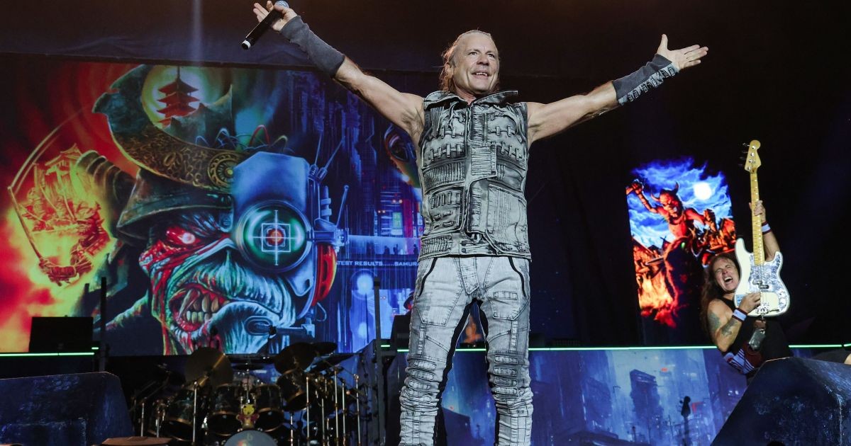 Iron Maiden inaugura loja oficial da banda no Brasil; saiba mais
