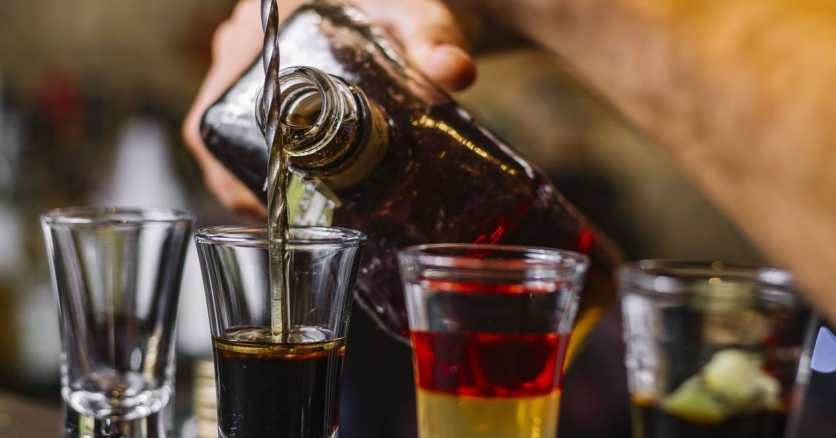 Proibição de bebidas alcoólicas canadenses entra em vigor nos EUA