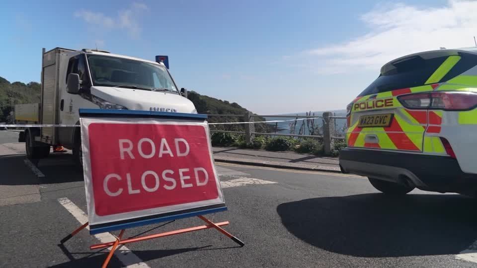 Bomba da Segunda Guerra Mundial é detonada no mar na Inglaterra