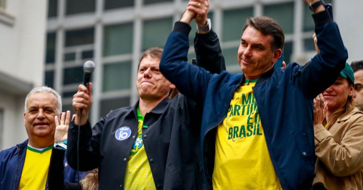 Flávio cola em Tarcísio para manter vantagem em São Paulo