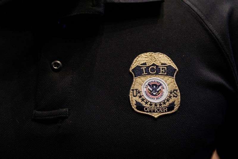Enfermeira é acusada de ajudar imigrante a fugir da custódia do ICE nos EUA