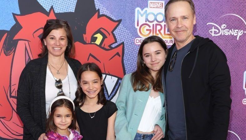 Filha de ator de “Pretty Little Liars” morre aos 13 anos