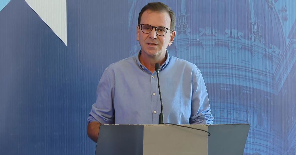 Real Time Big Data: Paes lidera cenários de 1º e 2º turno no RJ