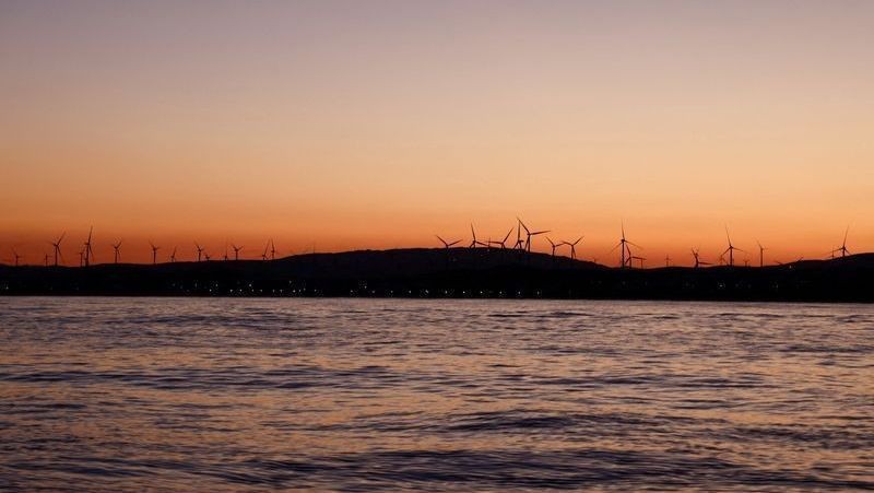 Calor armazenado nos oceanos bate recorde em 2025; relatório aponta aquecimento acelerado, alta do nível do mar e perda de gelo polar