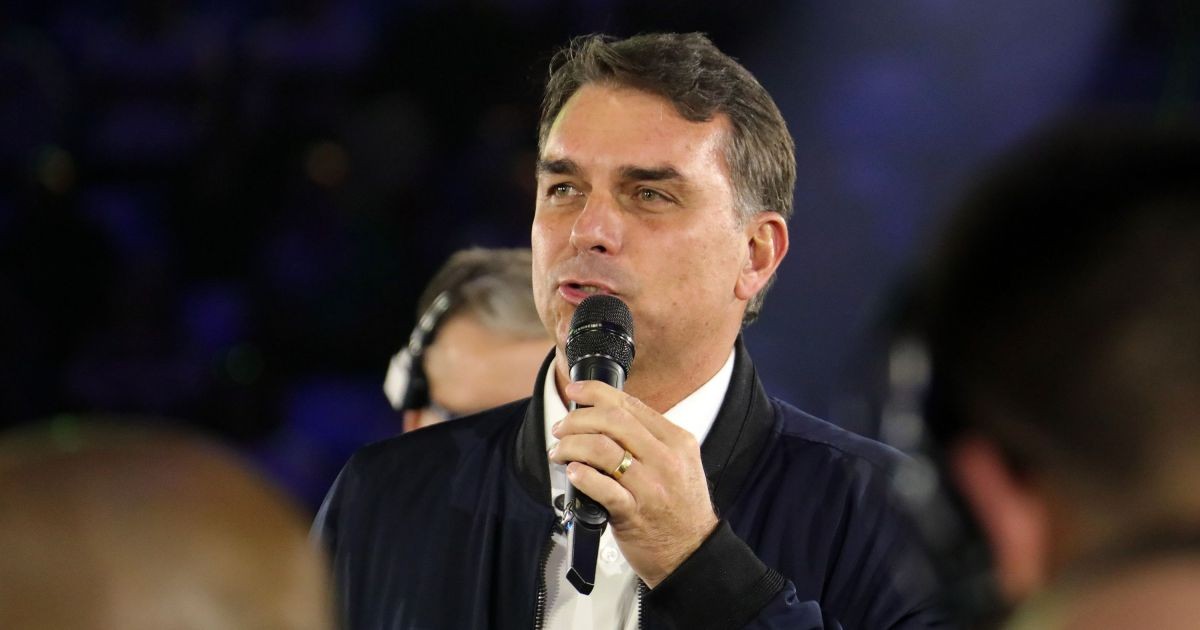 Debate presidencial divide aliados de Flávio por risco de exposição