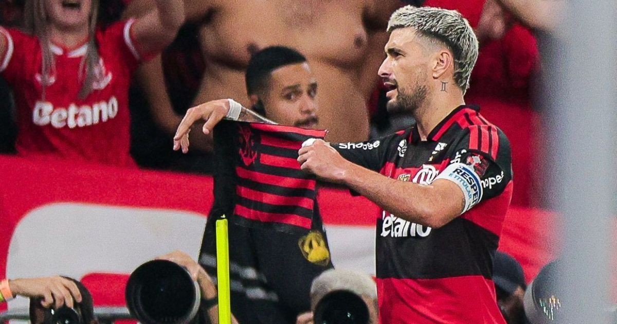 Médico do Flamengo confirma desfalque de Arrascaeta na semi da Libertadores