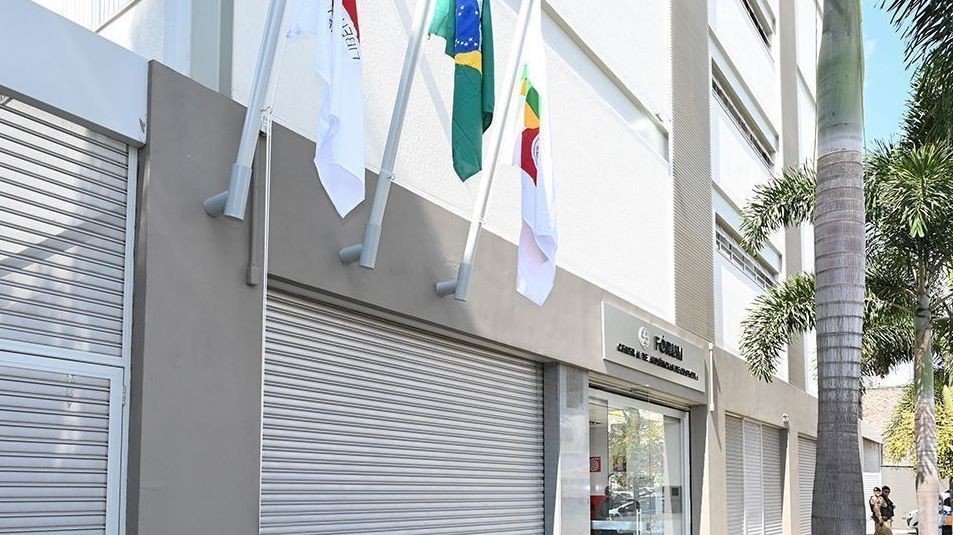 Mulher é condenada após matar própria mãe e filha por dinheiro em MG