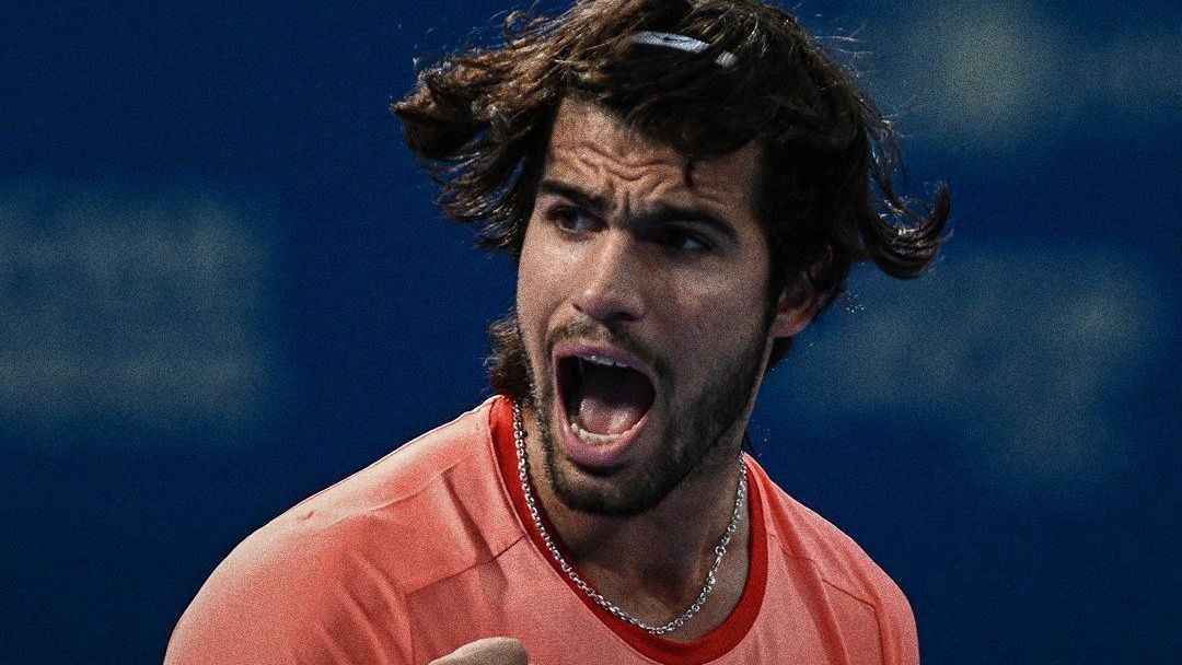 Alcaraz estreia com vitória sobre Michelsen e avança no ATP 500 de Tóquio