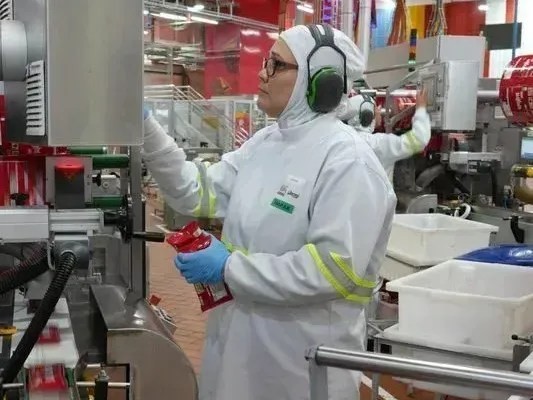 PMI industrial contrai em setembro por demanda fraca, aponta S&P Global