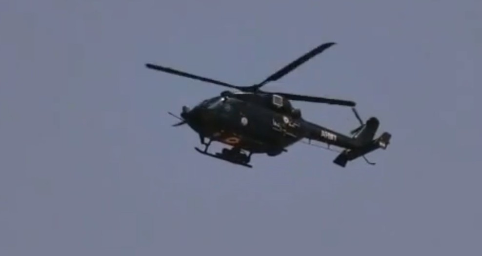 Vídeo: Helicópteros do exército da Índia sobrevoam fronteira com Paquistão
