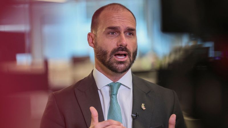 Corrupção é o de menos, diz Eduardo ao comparar Vorcaro e presos do 8/1