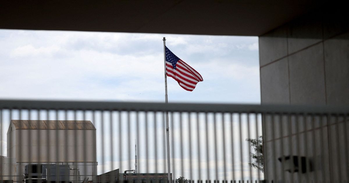 EUA suspendem serviços da Embaixada no Brasil por questões de segurança