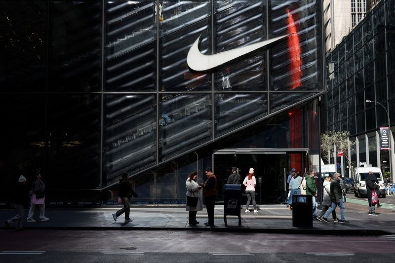 Nike planeja mais cortes de empregos e prevê queda acentuada na receita