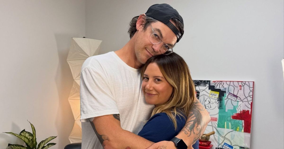 Ashley Tisdale revela que teve depressão pós-parto: “Tentei me divorciar”