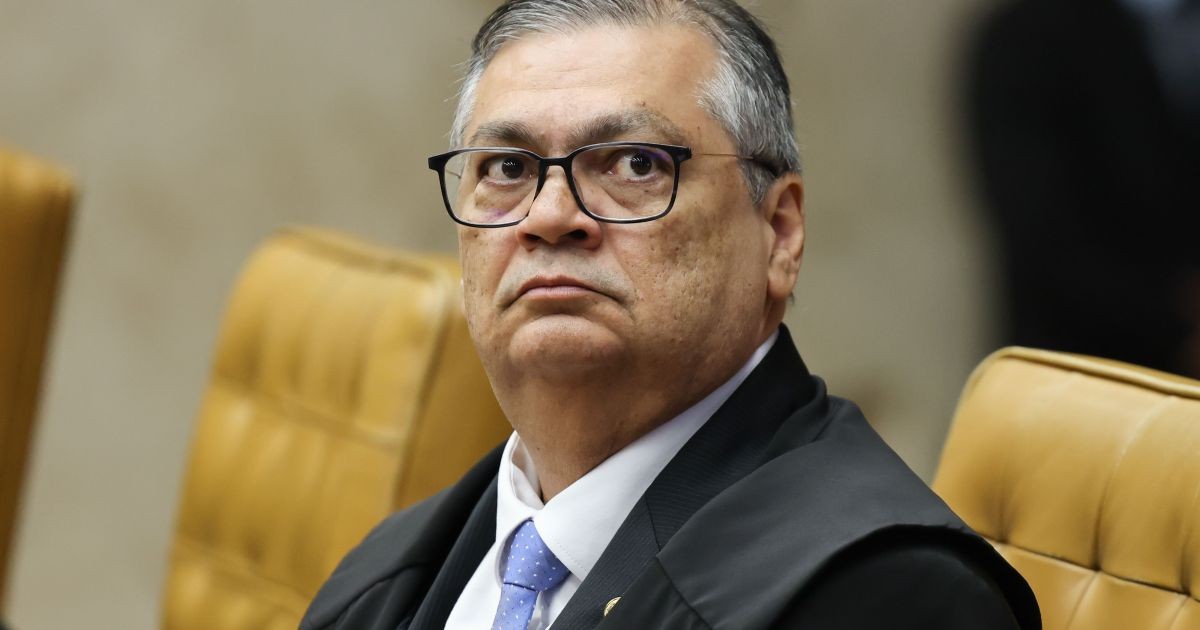 Dino questiona ataques à Estela e ressalta papel da Justiça nas eleições
