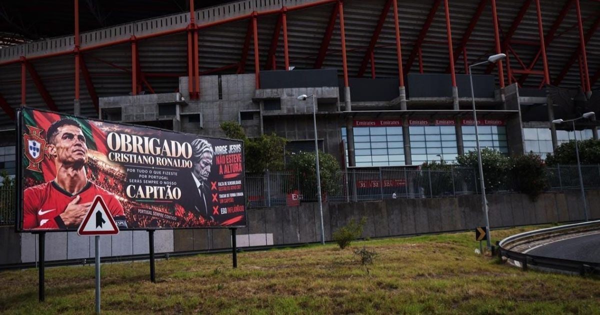 Painéis em apoio a Cristiano Ronaldo são vistos em Portugal após polêmica