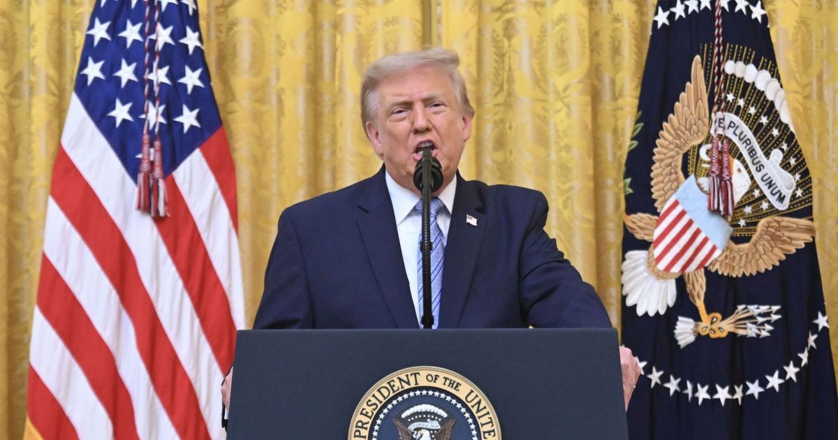 Governo Trump ignora perguntas de democratas sobre eleições no Brasil