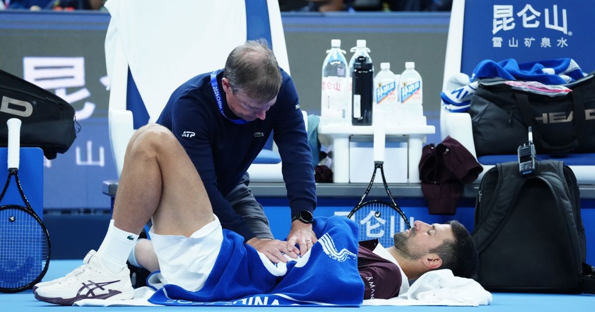 Djokovic volta a desabafar sobre questão de saúde, mas não revela o que tem