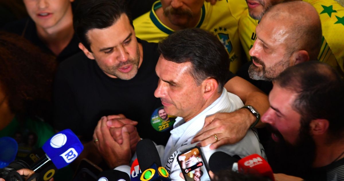 Proximidade com Marçal gera incômodo em aliados de Flávio em SP