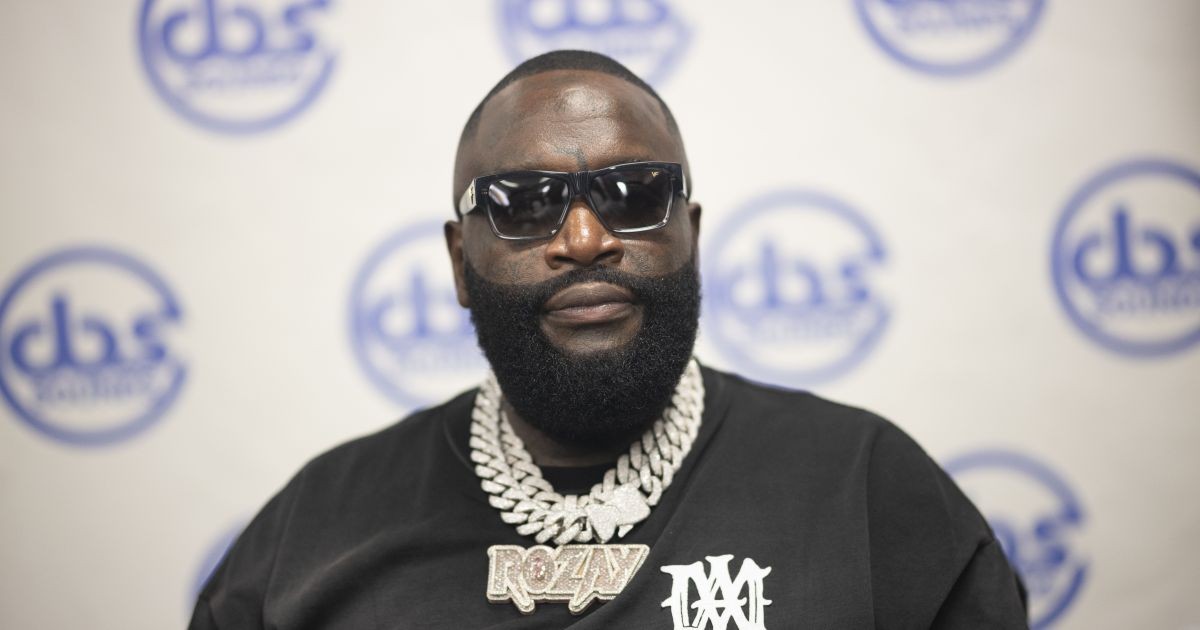 Rapper Rick Ross é preso na Flórida por acusações de violência doméstica