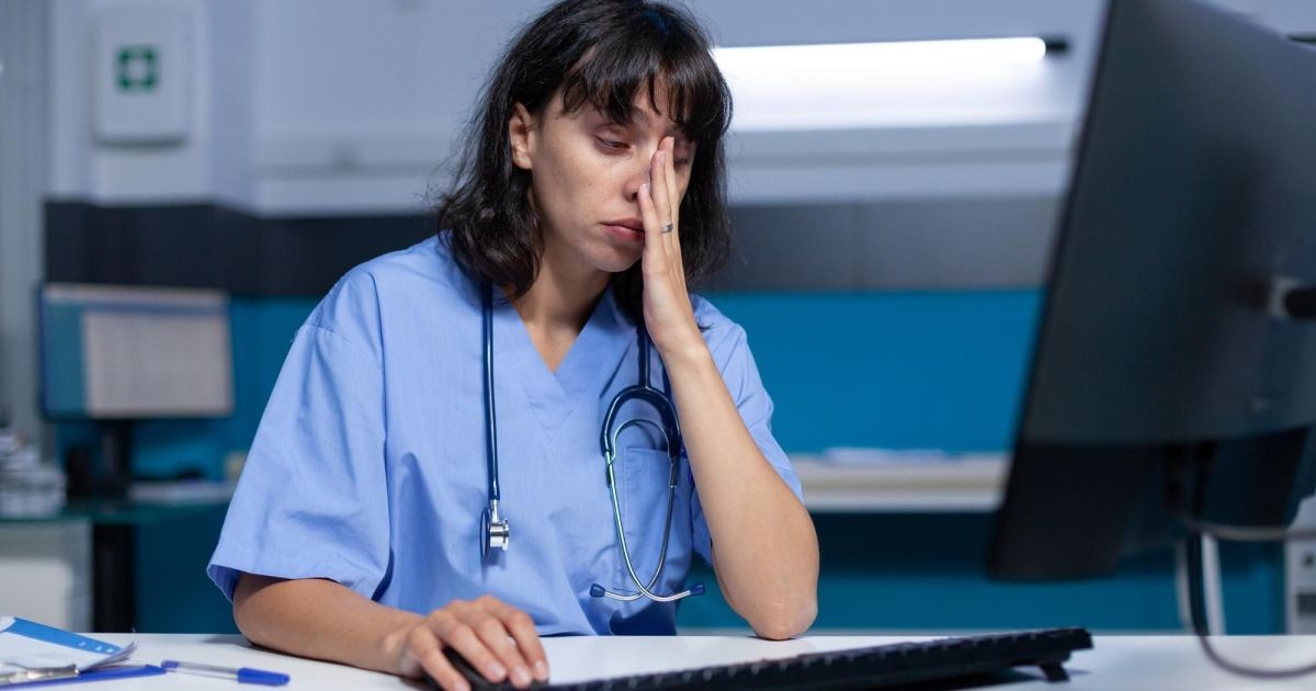 Por que 2 em cada 3 estudantes de medicina relatam sintomas depressivos?