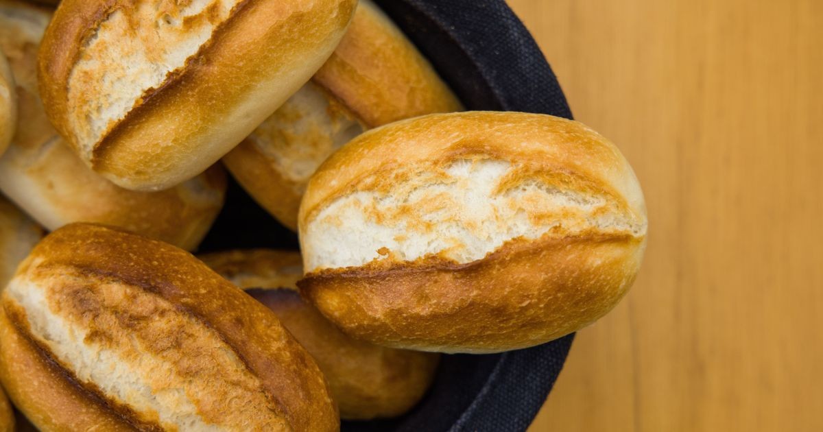 Pão francês de padaria: aprenda a receita para reproduzir a textura e o sabor iguais