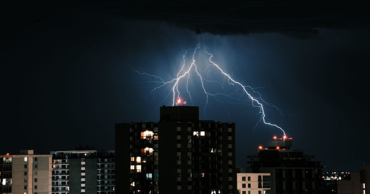 Como preparar a sua casa contra tempestades extremas? Medidas simples podem evitar estragos graves e proteger a família