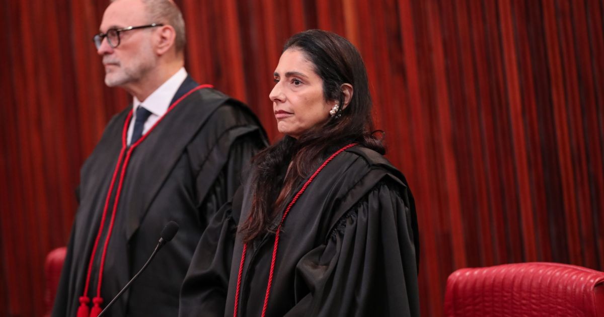 Ministra que barrou cadeira vazia de Lula em debate diz sofrer misoginia