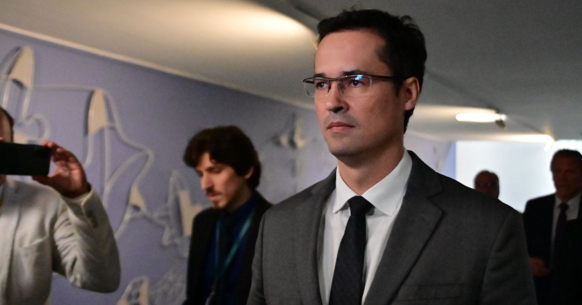 TSE barra candidatura de Deltan ao Senado e votos serão considerados nulos